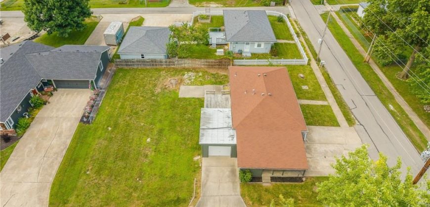Homes for Sale in Kearney, MO 64060 | 300 N Grove Street