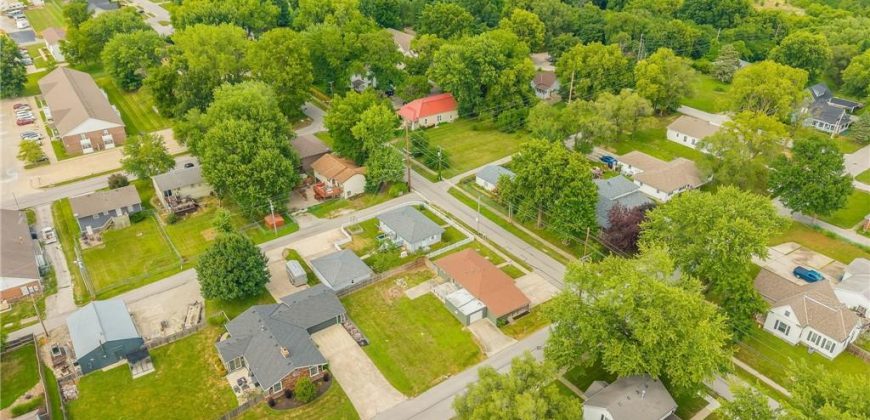 Homes for Sale in Kearney, MO 64060 | 300 N Grove Street