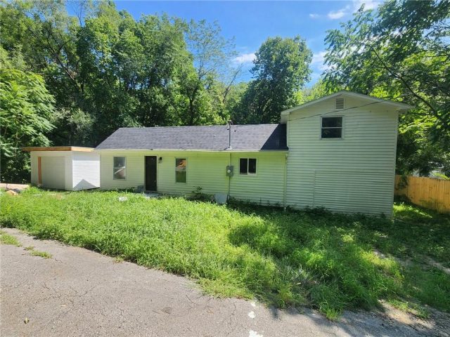 Homes for Sale in Excelsior Springs, MO 64024 | 105 E Line Street