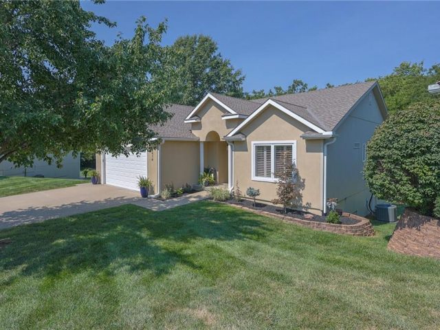 Homes for Sale in Excelsior Springs, MO 64024 | 2414  Merlot Place
