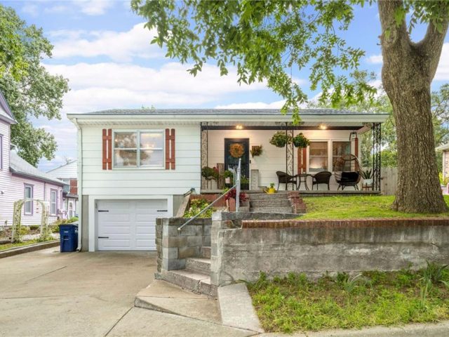 Homes for Sale in Platte City, MO 64079 | 304  Paxton Street