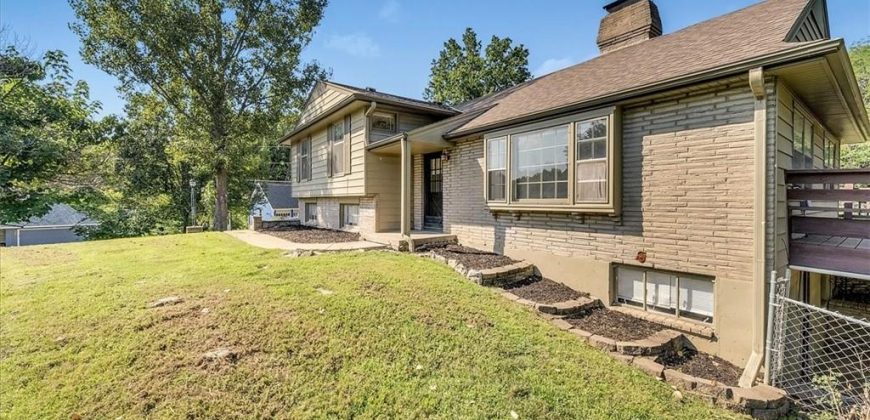 Homes for Sale in Kansas City, MO 64116 | 24 NW GREENTREE Lane