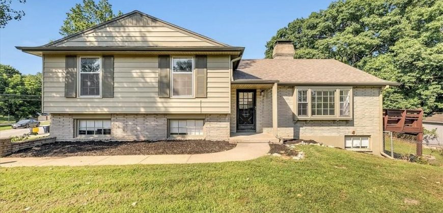 Homes for Sale in Kansas City, MO 64116 | 24 NW GREENTREE Lane