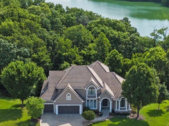 Homes for Sale in Parkville, MO 64152 | 8190  Shoreline Drive