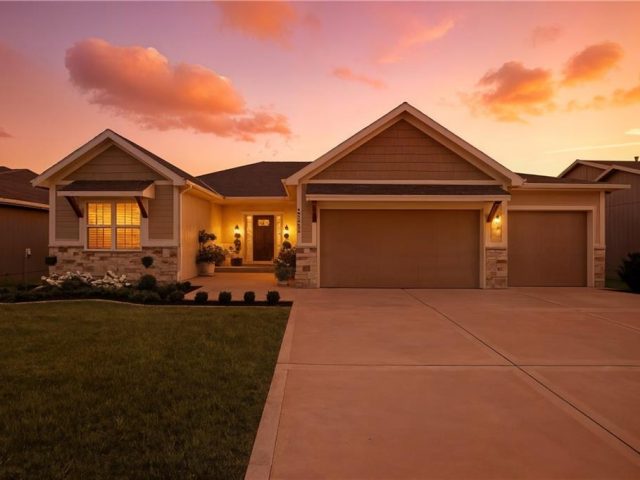 Homes for Sale in Parkville, MO 64152 | 13800 NW 74th Street