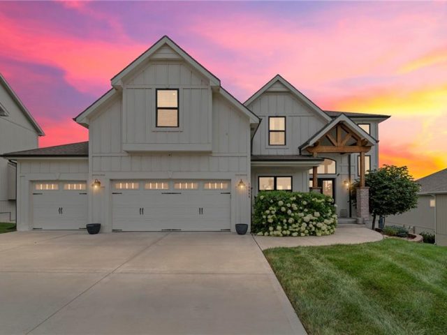 Homes for Sale in Kansas City, MO 64157 | 10008 N Manchester Avenue