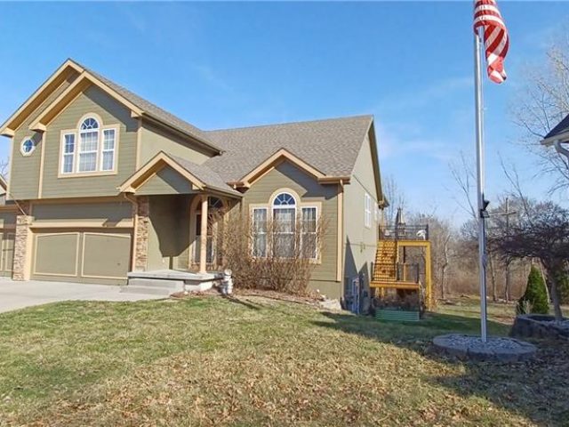 Homes for Sale in Kansas City, MO 64154 | 8755 N Chatham Avenue
