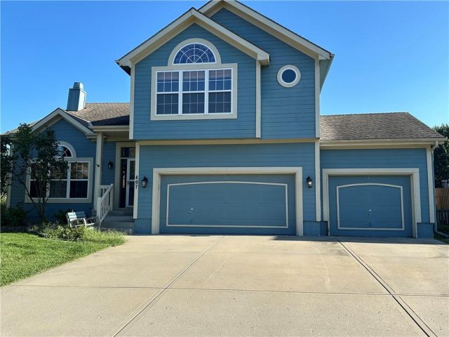 Homes for Sale in Smithville, MO 64089 | 407  Shannon Avenue