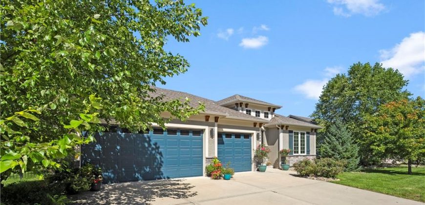 Homes for Sale in Parkville, MO 64152 | 5956 S National Drive