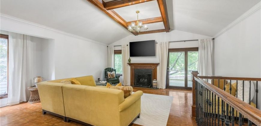 Homes for Sale in Liberty, MO 64068 | 206  Lakeside Drive
