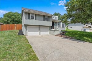7004-N-CHAS-Drive-mls-2566975-image-1