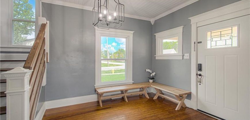 Homes for Sale in Kearney, MO 64060 | 206 N Jefferson Street