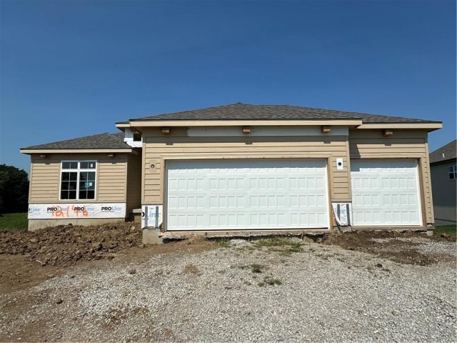 Homes for Sale in Kansas City, MO 64165 | 12146 N Tracy Avenue