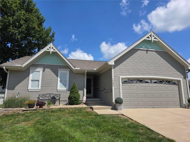 Homes for Sale in Kearney, MO 64060 | 1702  Flintrock Street