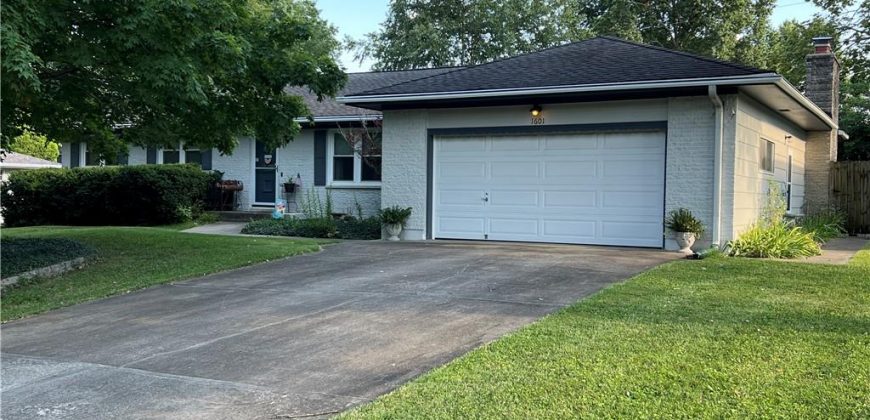 Homes for Sale in Gladstone, MO 64118 | 1601 NE 77th Street