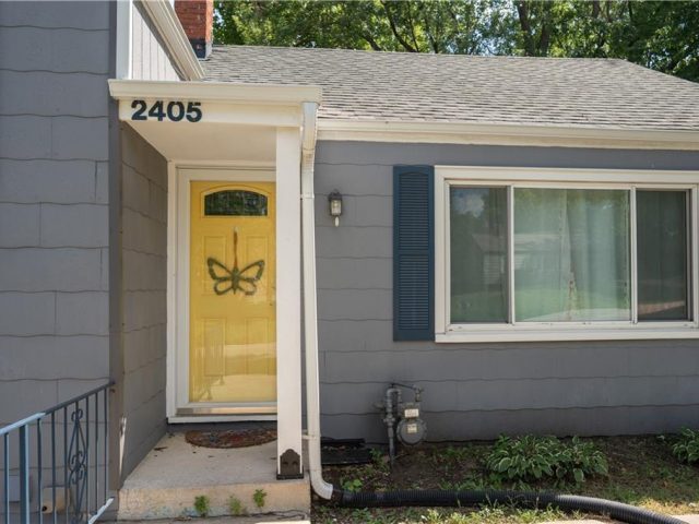 Homes for Sale in Kansas City, MO 64118 | 2405 NE 48TH Street