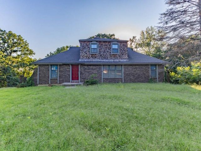 Homes for Sale in Parkville, MO 64152 | 6520 NW Melody Lane
