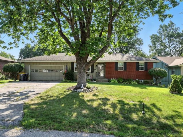 Homes for Sale in Kansas City, MO 64119 | 5025 N Lister Avenue