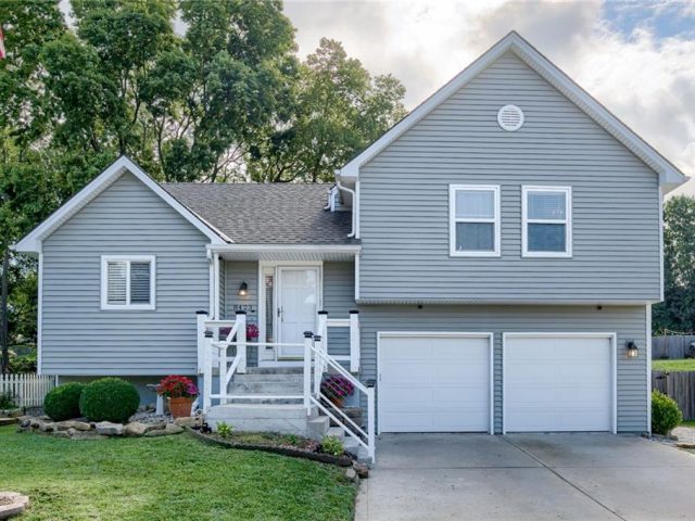 Homes for Sale in Kansas City, MO 64153 | 8423 N Winan Avenue