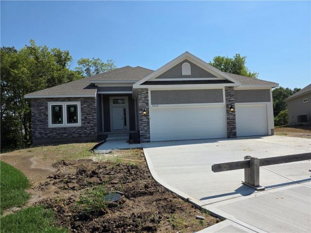 Homes for Sale in Kansas City, MO 64154 | 9439 N Belton Avenue