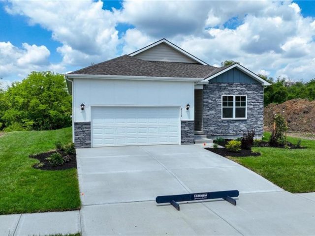 Homes for Sale in Platte City, MO 64079 | 4812 NW 140th Street