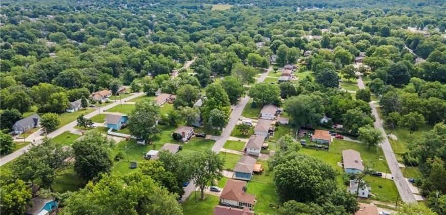 Homes for Sale in Gladstone, MO 64119 | 3501 NE 57TH Street