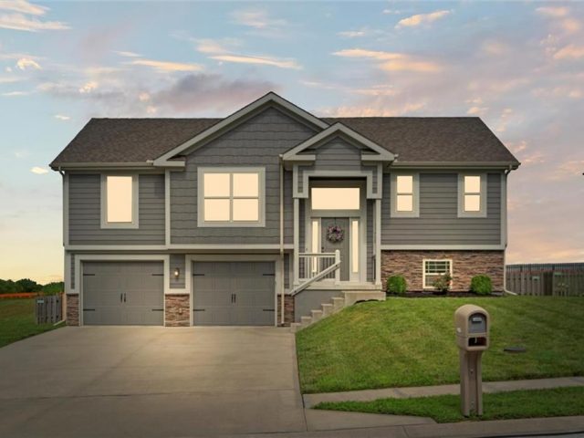 Homes for Sale in Kansas City, MO 64156 | 11425 N Bristol Avenue