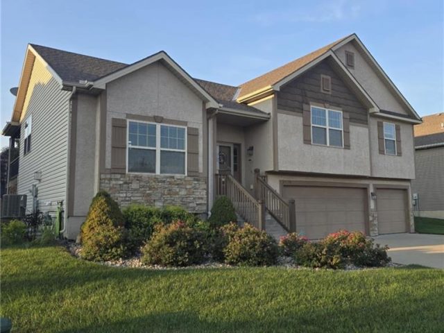 Homes for Sale in Platte City, MO 64079 | 17120 NW 133rd Street