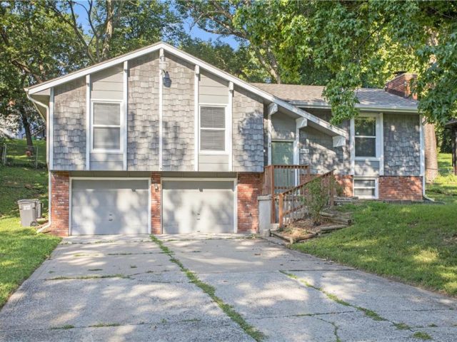 Homes for Sale in Kansas City, MO 64152 | 6610 NW Graden Road