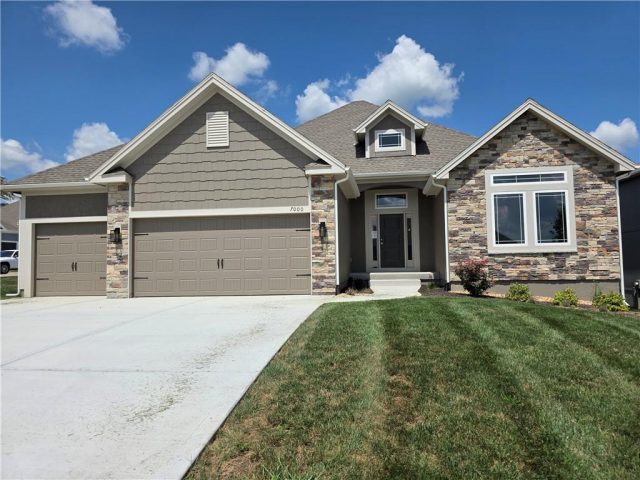 Homes for Sale in Kansas City, MO 64156 | 7000 NE 102nd Court