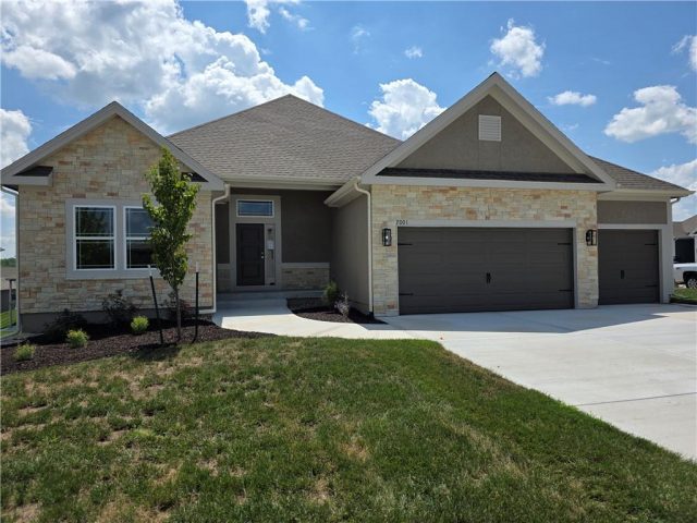 Homes for Sale in Kansas City, MO 64156 | 7001 NE 103rd Street