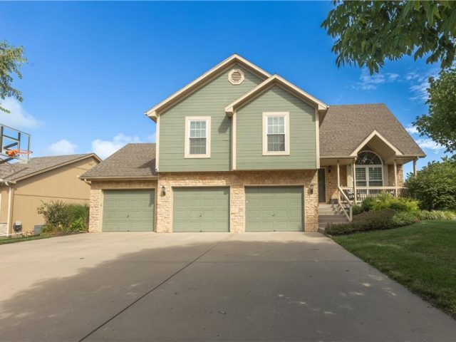 Homes for Sale in Kansas City, MO 64157 | 8108 NE 112th Street