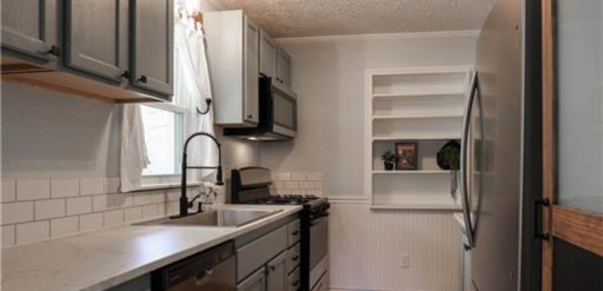 Homes for Sale in Kansas City, MO 64151 | 6610 NW Waukomis Drive