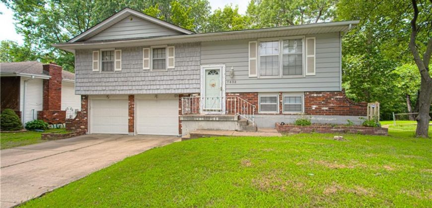 Homes for Sale in Kansas City, MO 64152 | 7632  Milrey Drive