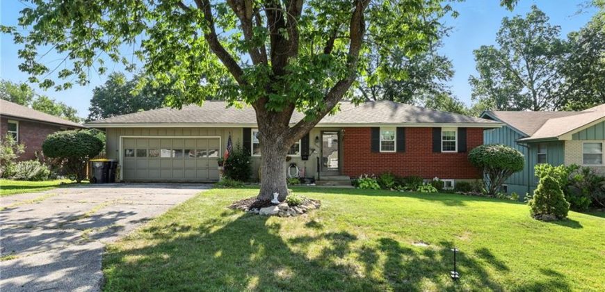 Homes for Sale in Kansas City, MO 64119 | 5025 N Lister Avenue