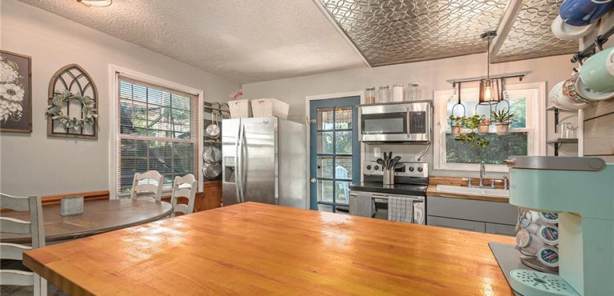 Homes for Sale in Kansas City, MO 64116 | 500 NE 44th Street