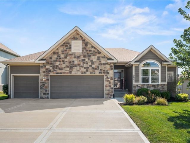 Homes for Sale in Kansas City, MO 64157 | 10033 N Stark Avenue