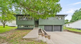 Homes for Sale in Gladstone, MO 64118 | 6707 N Flora Avenue