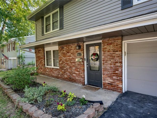Homes for Sale in Kansas City, MO 64119 | 5637 N Smalley Avenue
