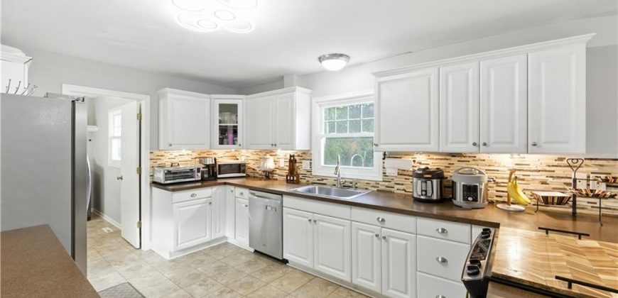 Homes for Sale in Kansas City, MO 64118 | 915 NW 63rd Street