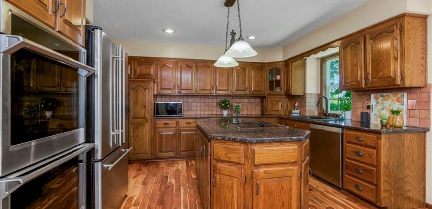 Homes for Sale in Parkville, MO 64152 | 13914 NW Timber Ridge Street