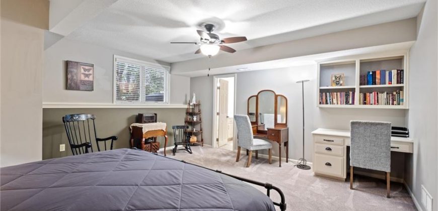 Homes for Sale in Parkville, MO 64152 | 10301 NW River Hills Court
