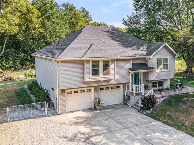 Homes for Sale in Kansas City, MO 64164 | 6620 NW 136th Street