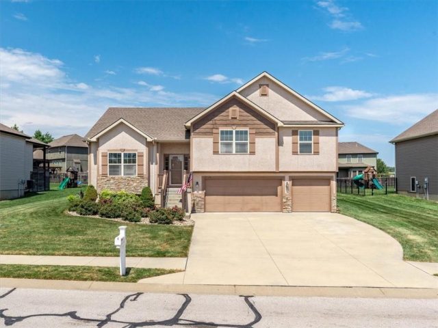 Homes for Sale in Platte City, MO 64079 | 17120 NW 133rd Street