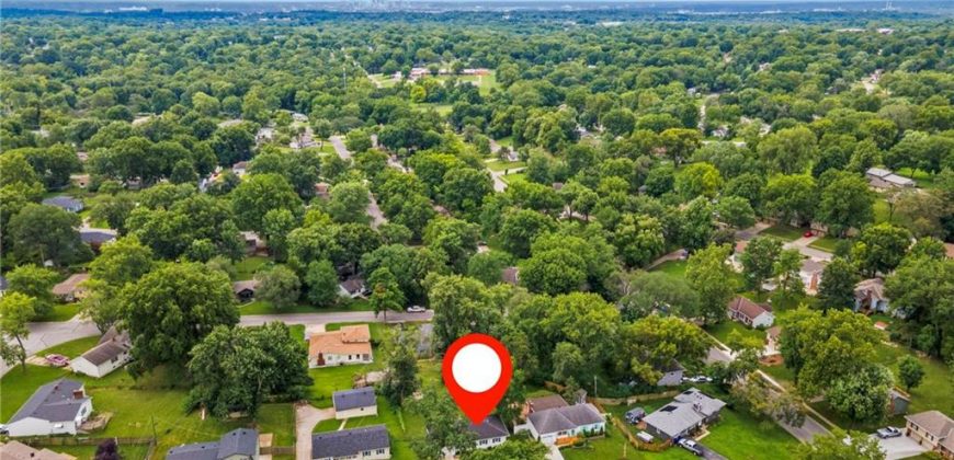 Homes for Sale in Gladstone, MO 64118 | 1505 NE 63rd Street