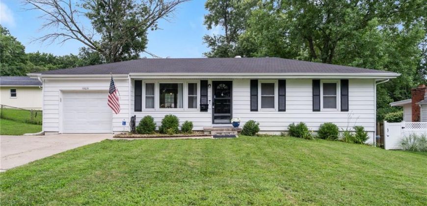 Homes for Sale in Gladstone, MO 64118 | 1505 NE 63rd Street