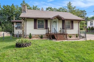 4512-NE-46th-Terrace-mls-2567644-image-1
