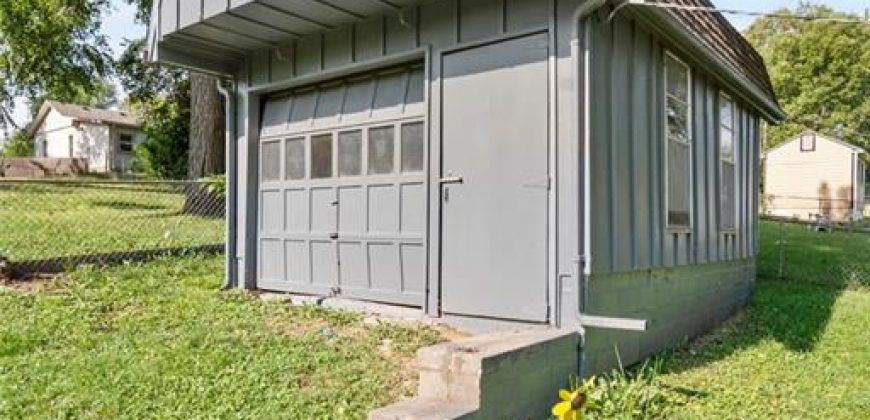 Homes for Sale in Kansas City, MO 64117 | 5211 NE 46th Terrace