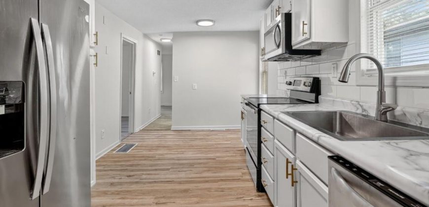Homes for Sale in Kansas City, MO 64119 | 6037 N Topping Avenue