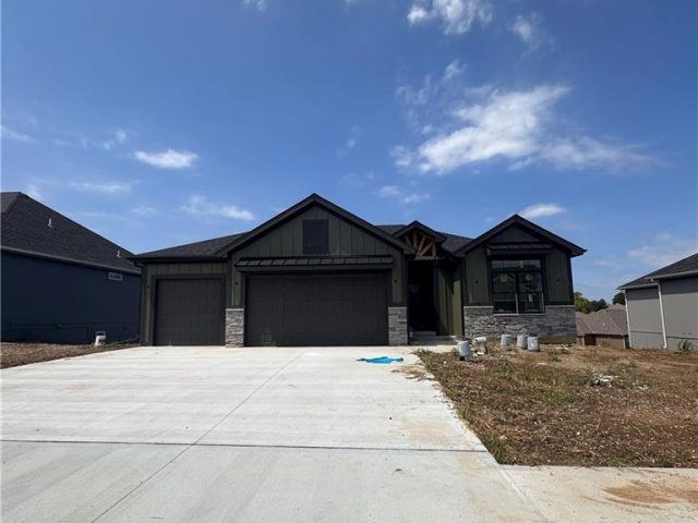 Homes for Sale in Kearney, MO 64060 | 2316  Larkspur Lane